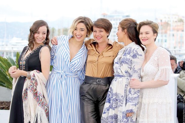 SON FILM « PAPICHA » RETENU DANS LA SECTION « UN CERTAIN REGARD » : Mounia Meddour fascine les festivaliers sur la Croisette